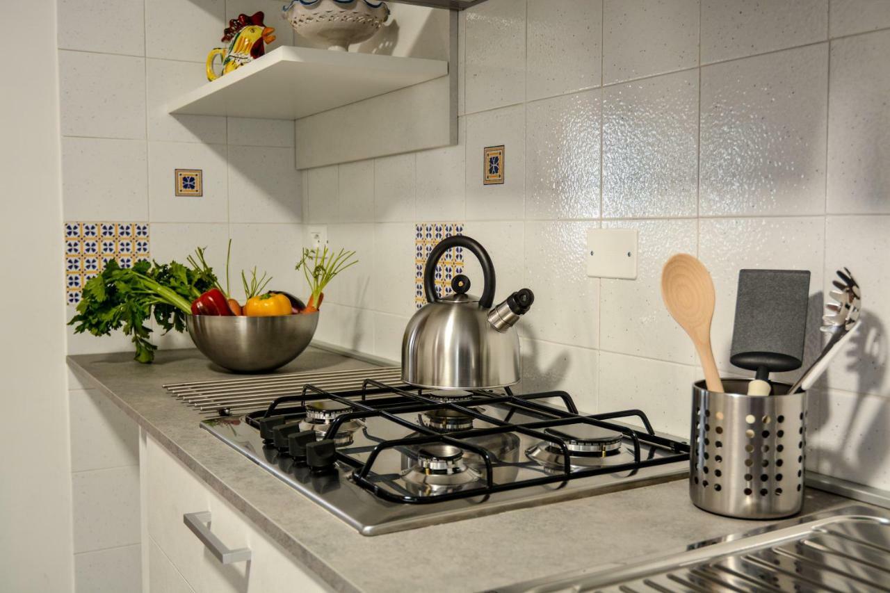 Casa Pomelia Apartment กัสเตลลัมมาเร เดล โกลโฟ ภายนอก รูปภาพ